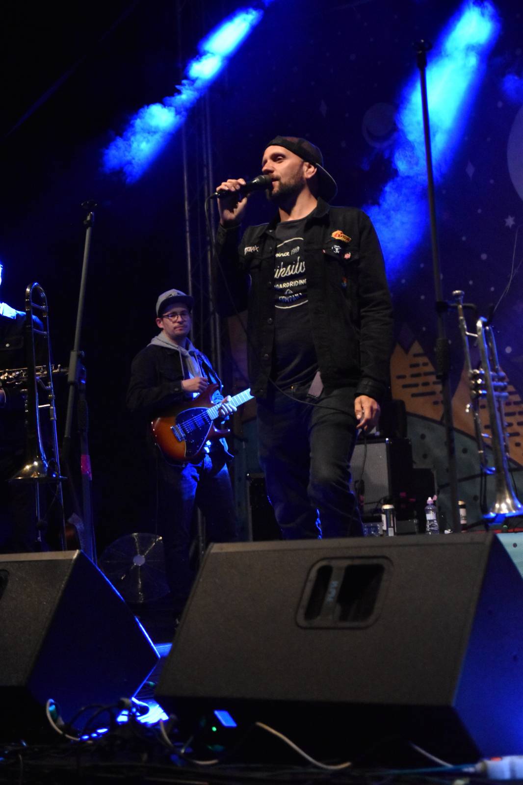 Na Oseku panovala pohoda. Pepa Vojtek vystoupil s Inflagranti, Fast Food Orchestra si přivezli Poslední joint a fiXa navnadila na Kusy radosti  