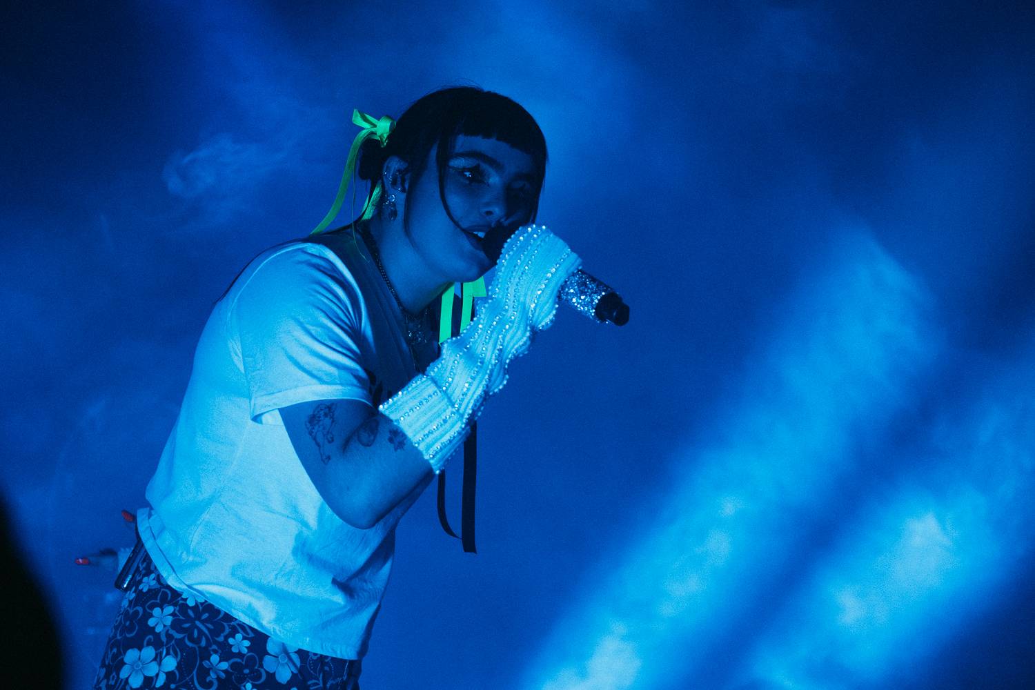 BENEE zahřála u srdce. Vyprávěla historky a poděkovala česky 