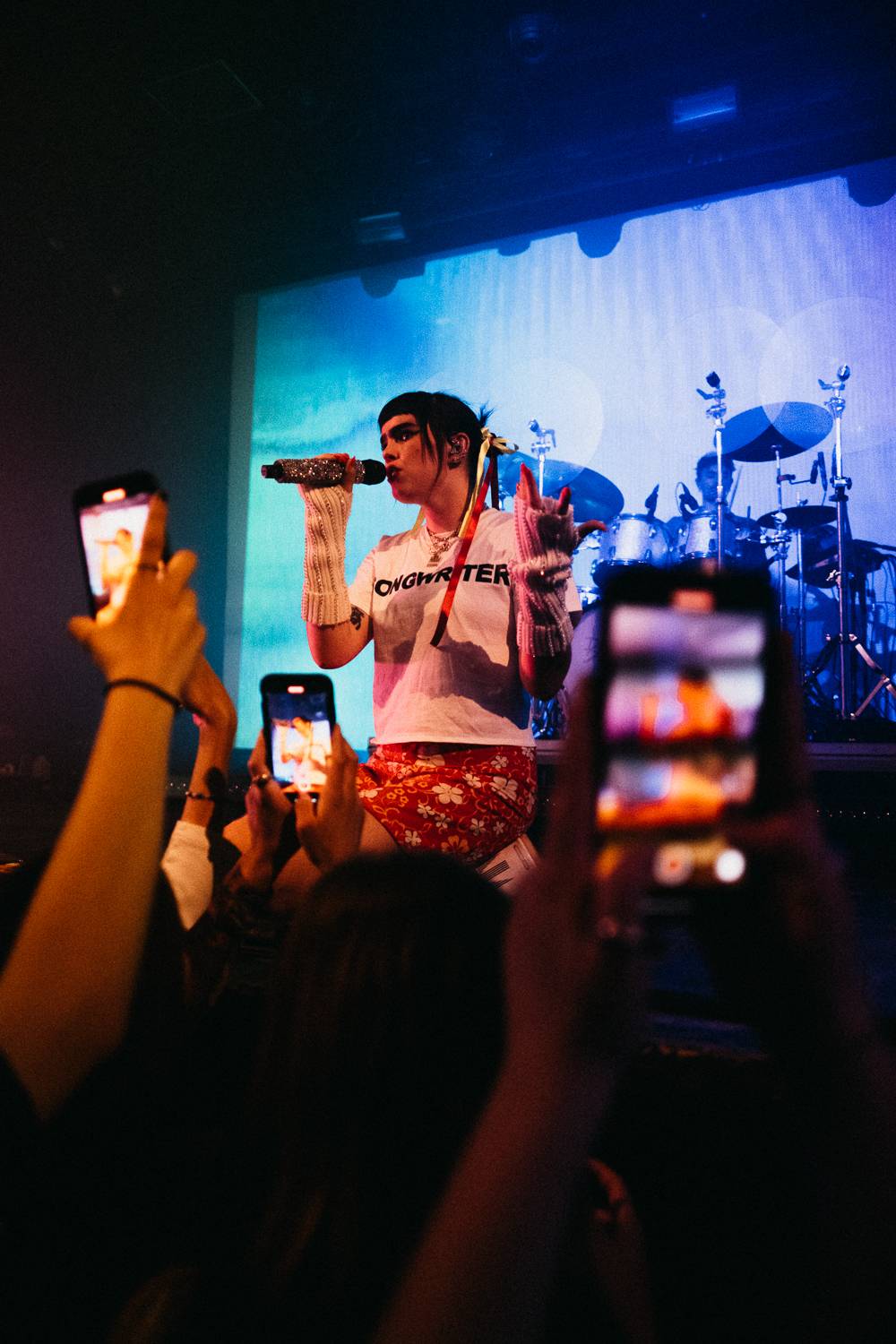 BENEE zahřála u srdce. Vyprávěla historky a poděkovala česky 