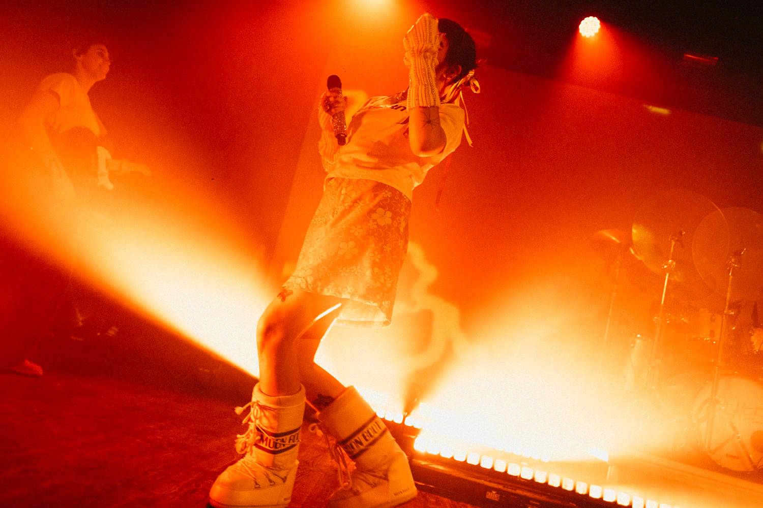 BENEE zahřála u srdce. Vyprávěla historky a poděkovala česky 