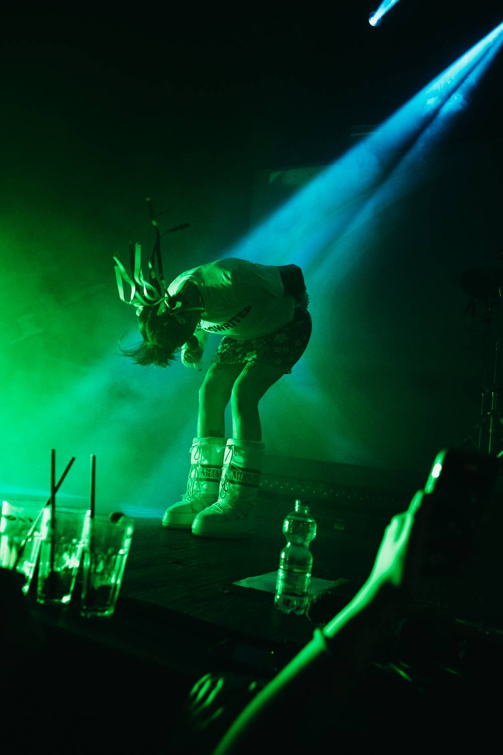 BENEE zahřála u srdce. Vyprávěla historky a poděkovala česky 