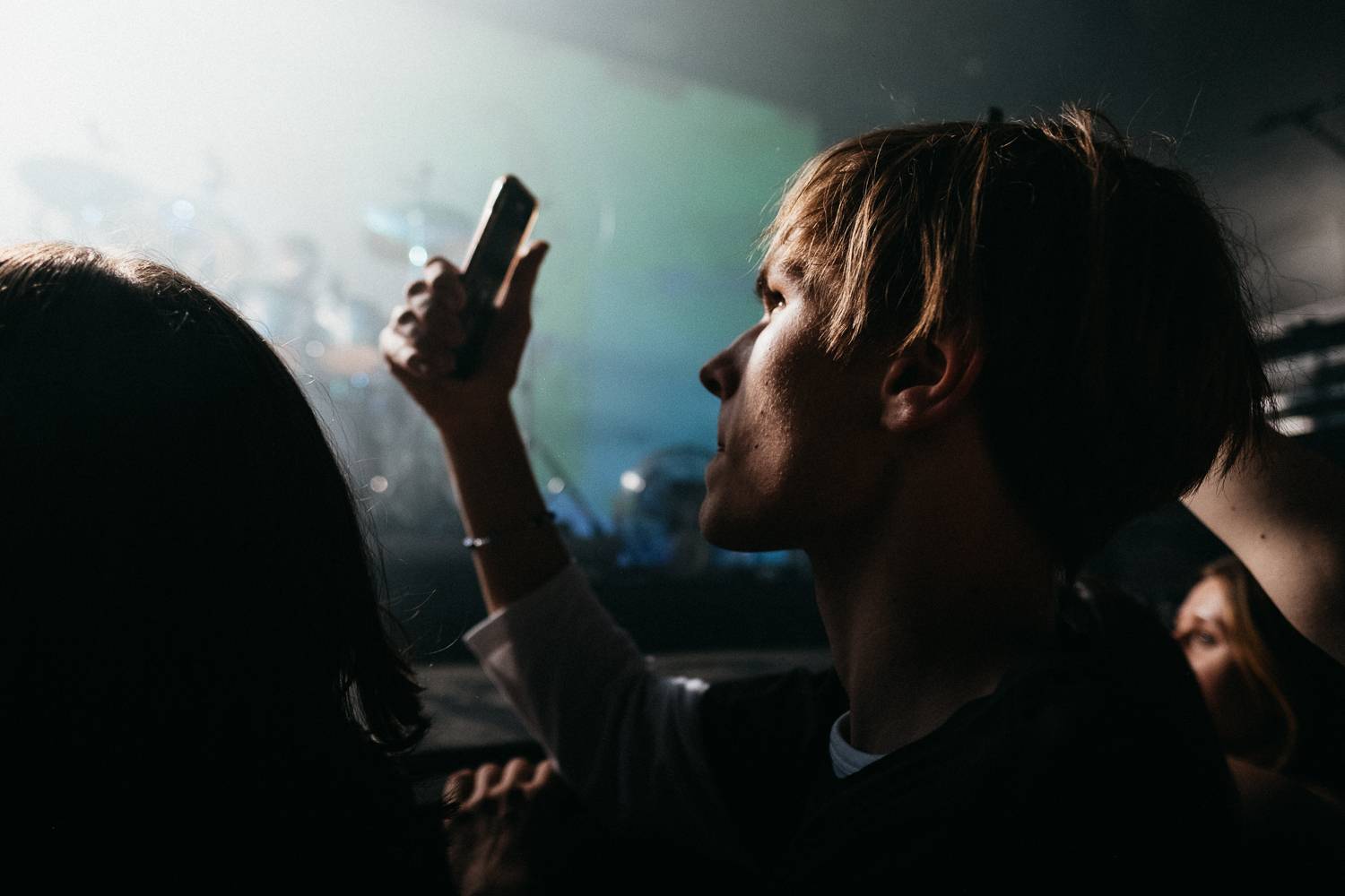 BENEE zahřála u srdce. Vyprávěla historky a poděkovala česky 