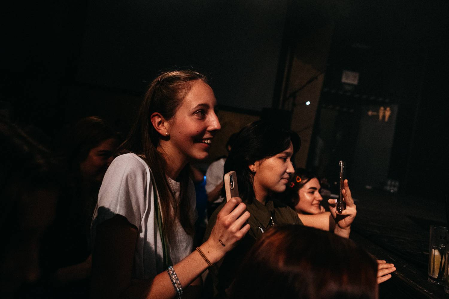 BENEE zahřála u srdce. Vyprávěla historky a poděkovala česky 