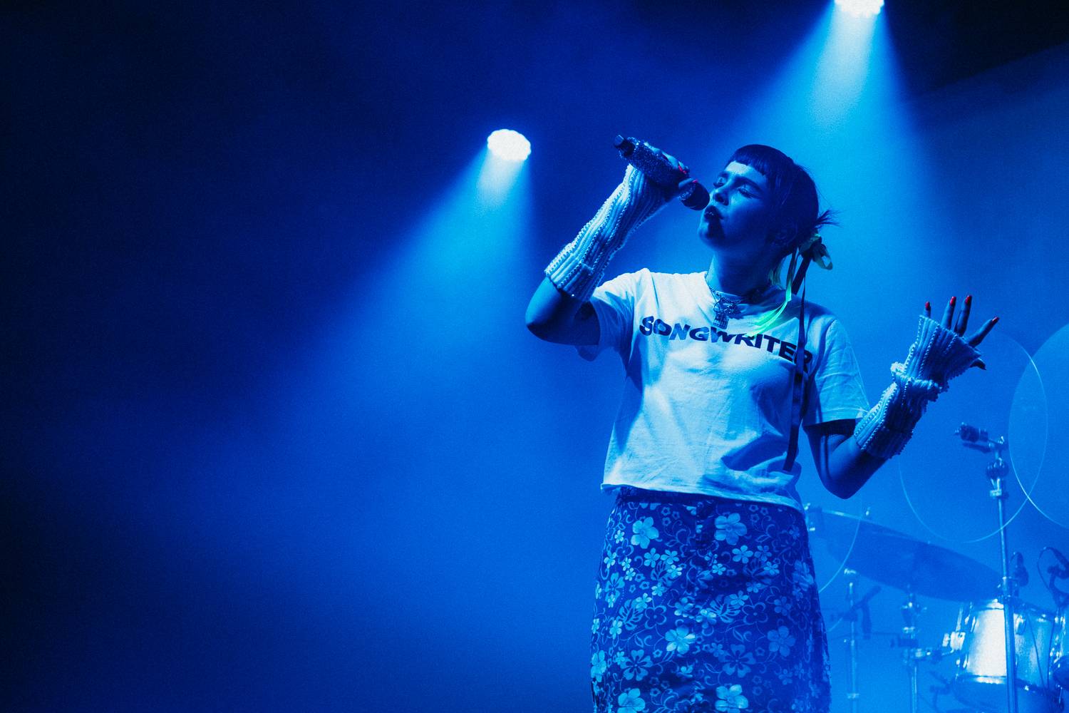 BENEE zahřála u srdce. Vyprávěla historky a poděkovala česky 