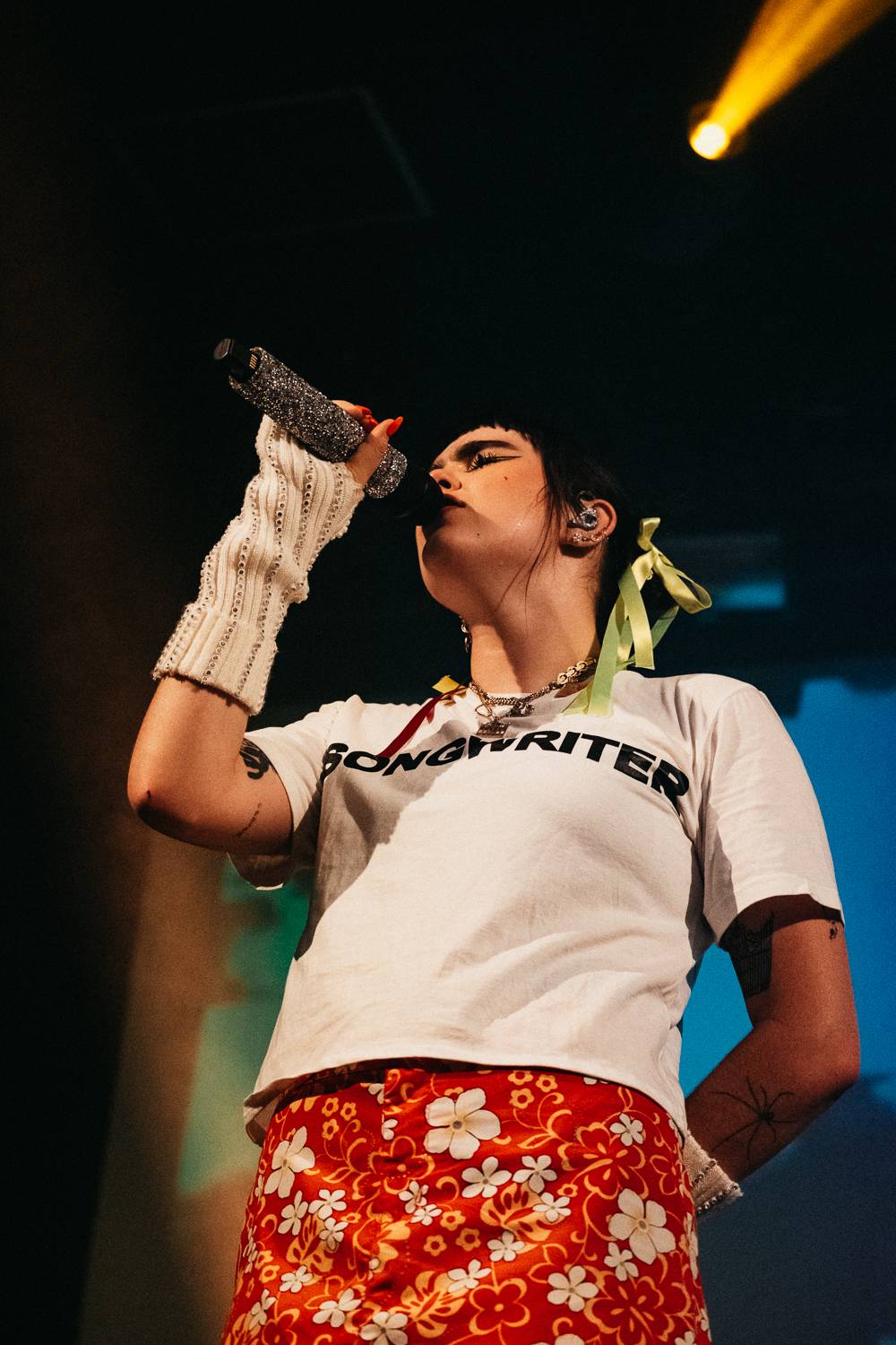 BENEE zahřála u srdce. Vyprávěla historky a poděkovala česky 