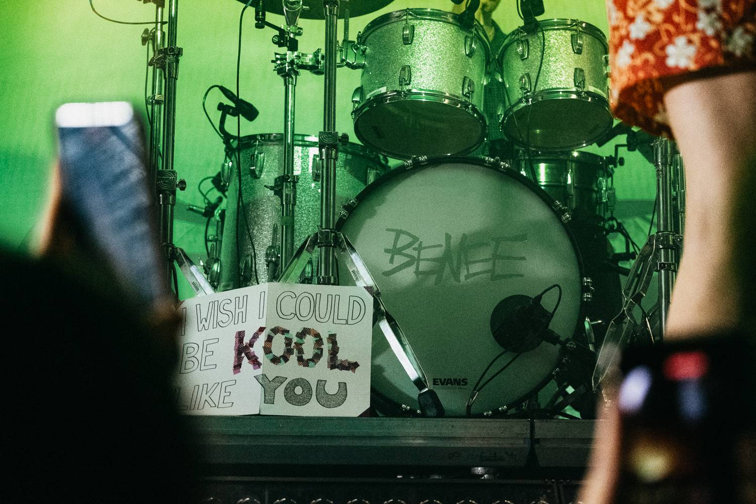 BENEE zahřála u srdce. Vyprávěla historky a poděkovala česky 