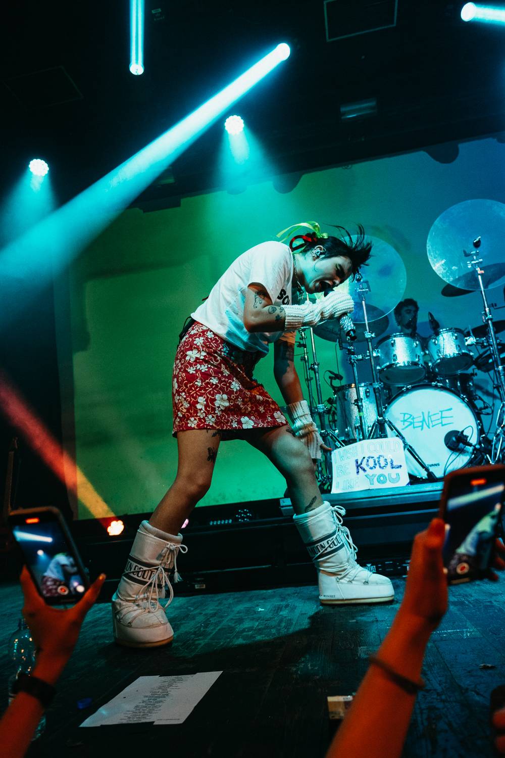 BENEE zahřála u srdce. Vyprávěla historky a poděkovala česky 