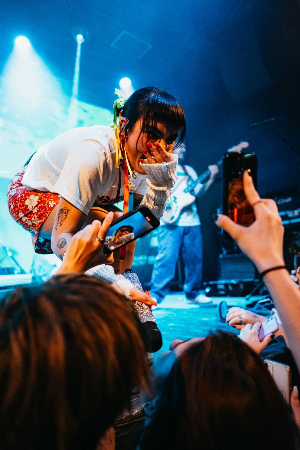 BENEE zahřála u srdce. Vyprávěla historky a poděkovala česky 