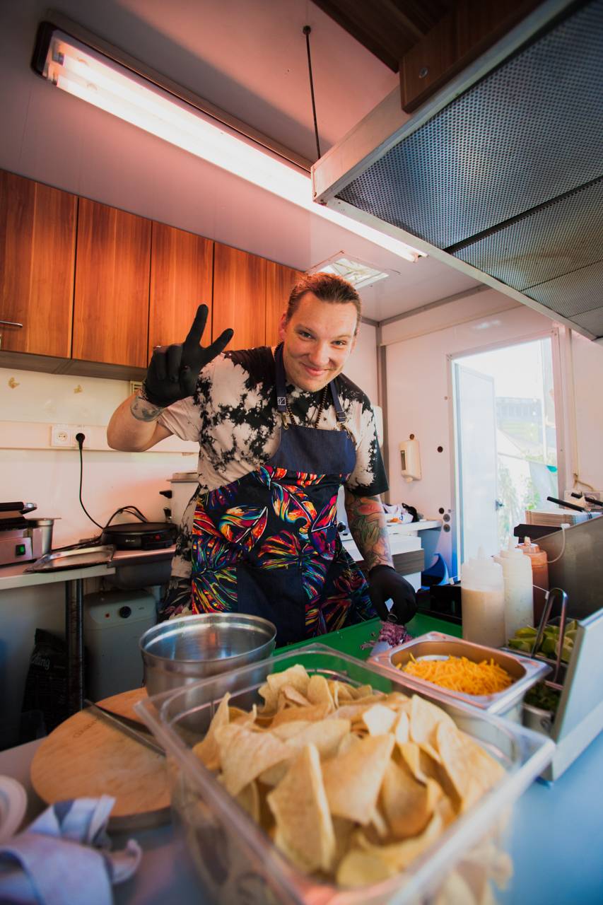 Monkey Business v Plzni chválili pivo a vyzvali Vémolu na souboj