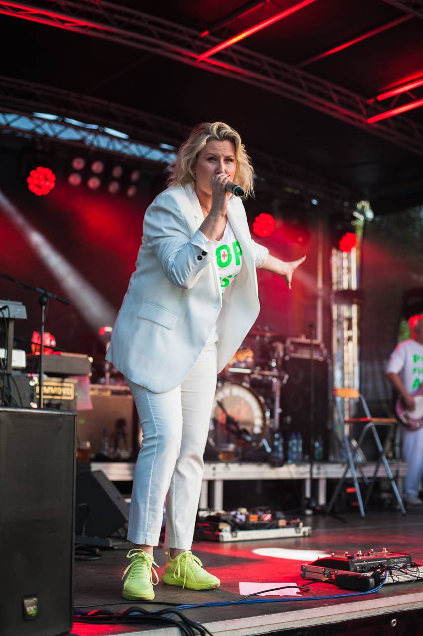 Monkey Business v Plzni chválili pivo a vyzvali Vémolu na souboj