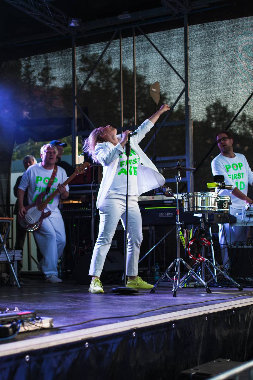 Monkey Business v Plzni chválili pivo a vyzvali Vémolu na souboj