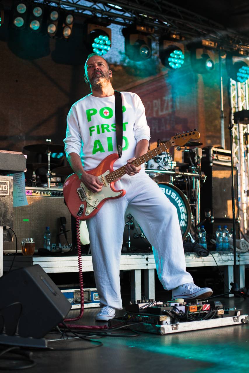 Monkey Business v Plzni chválili pivo a vyzvali Vémolu na souboj