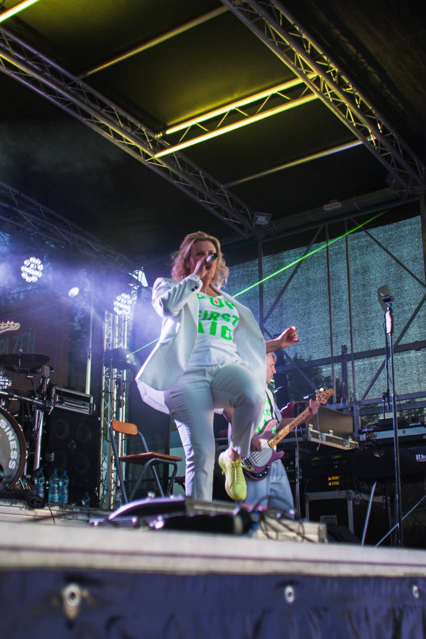 Monkey Business v Plzni chválili pivo a vyzvali Vémolu na souboj