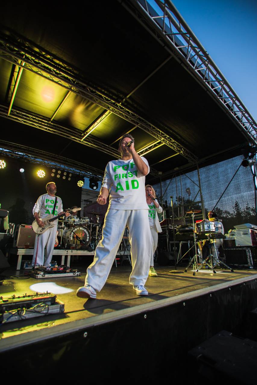 Monkey Business v Plzni chválili pivo a vyzvali Vémolu na souboj