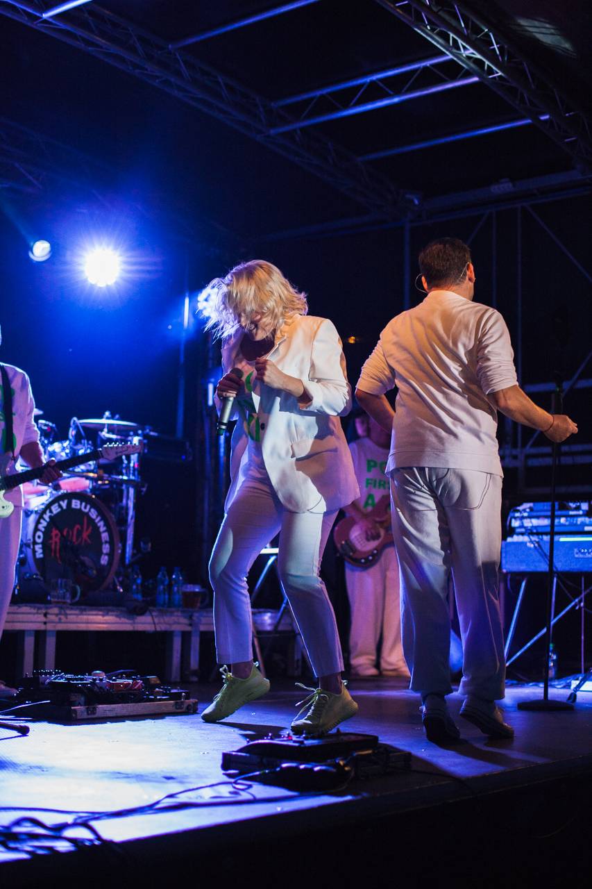 Monkey Business v Plzni chválili pivo a vyzvali Vémolu na souboj