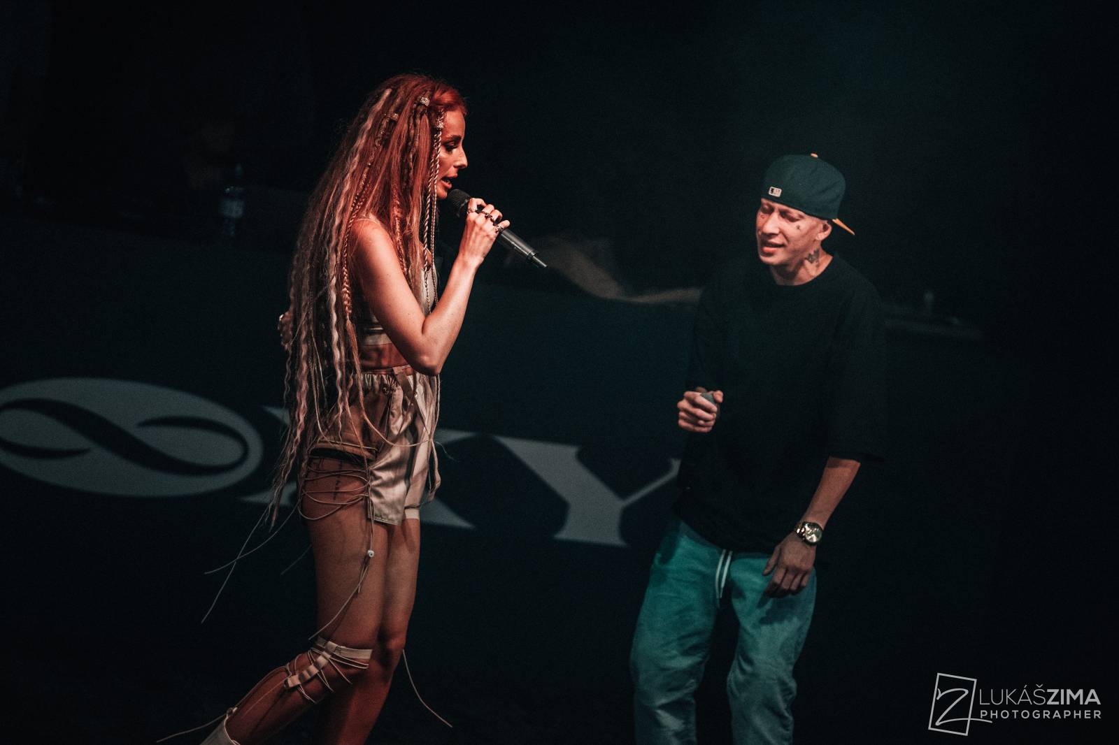 Sima pokřtila v Praze svá nejnovější alba, kmotry si vybrala mezi fanoušky