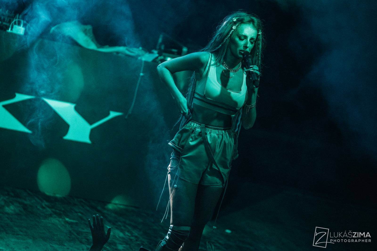 Sima pokřtila v Praze svá nejnovější alba, kmotry si vybrala mezi fanoušky