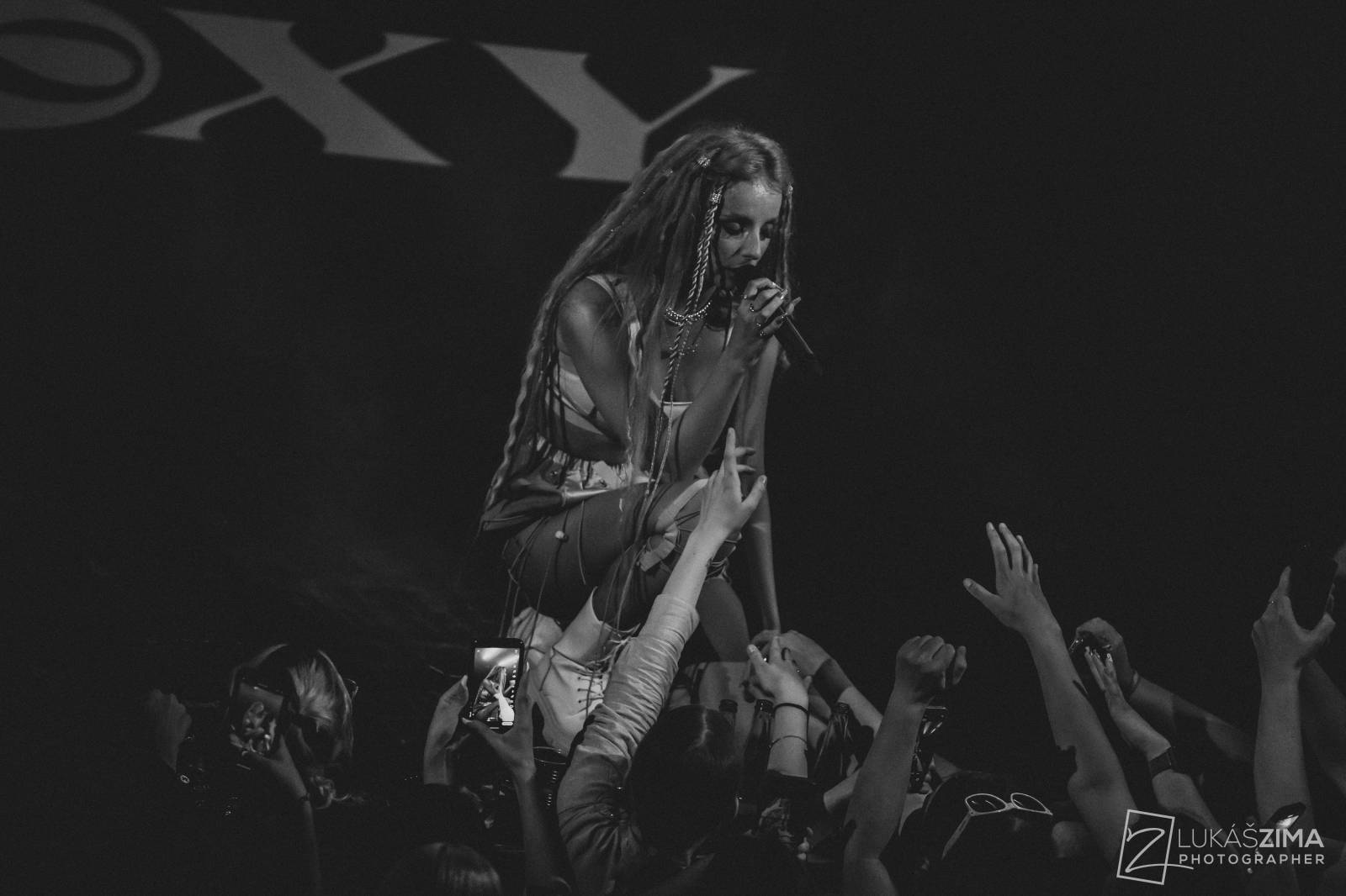 Sima pokřtila v Praze svá nejnovější alba, kmotry si vybrala mezi fanoušky