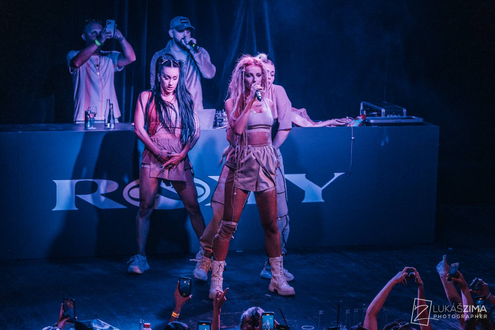 Sima pokřtila v Praze svá nejnovější alba, kmotry si vybrala mezi fanoušky