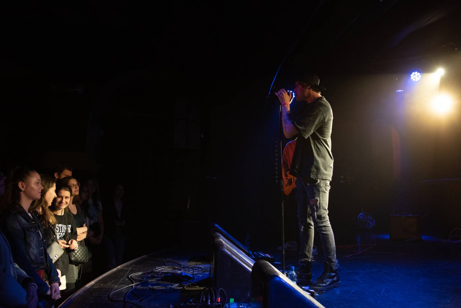 Rostoucí popová hvězda JC Stewart dorazil do Prahy, Sofian Medjmedj se ujal role předskokana