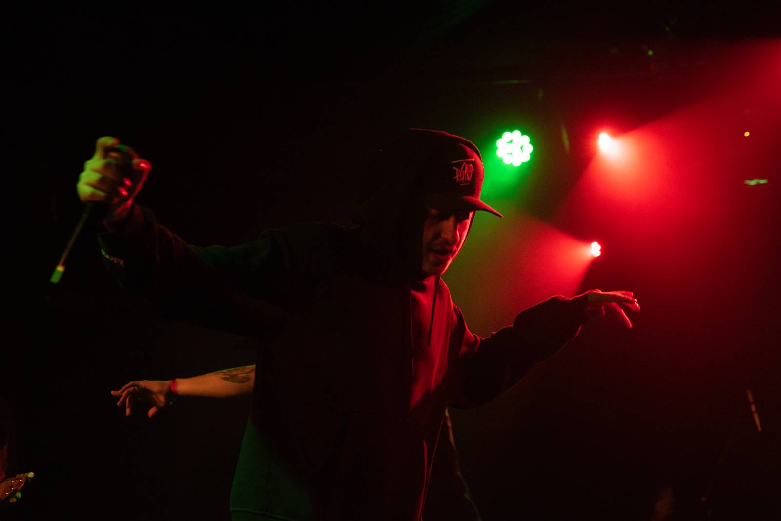 Rostoucí popová hvězda JC Stewart dorazil do Prahy, Sofian Medjmedj se ujal role předskokana