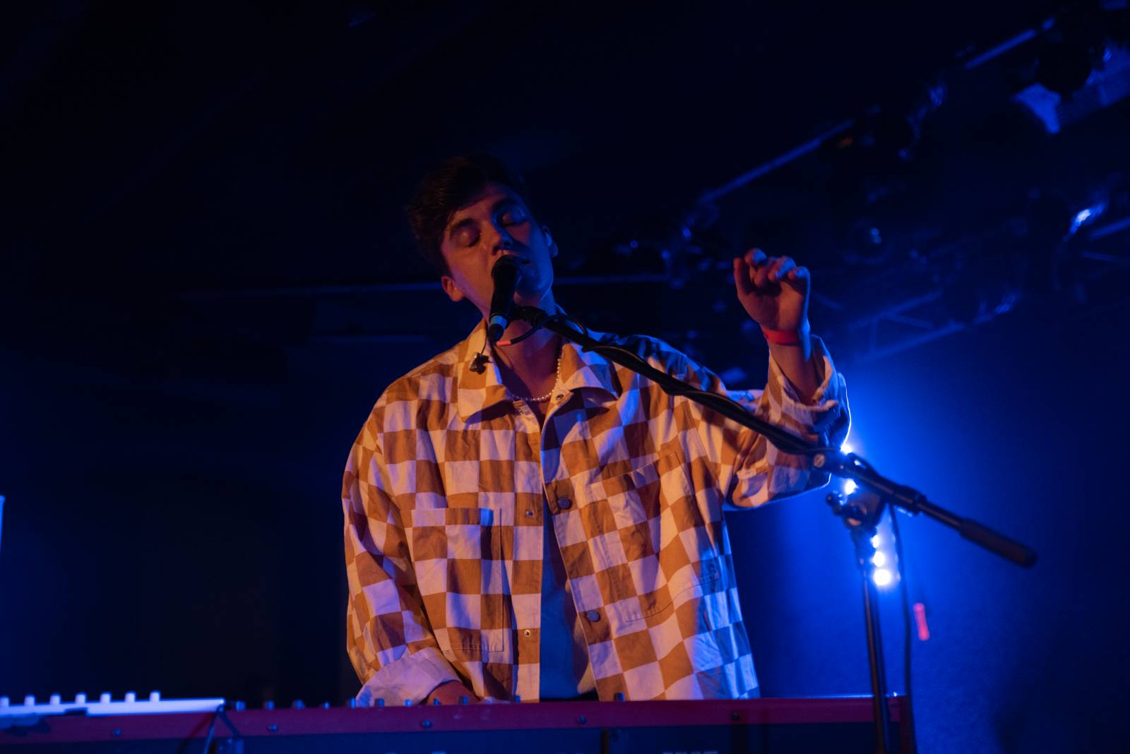 Rostoucí popová hvězda JC Stewart dorazil do Prahy, Sofian Medjmedj se ujal role předskokana