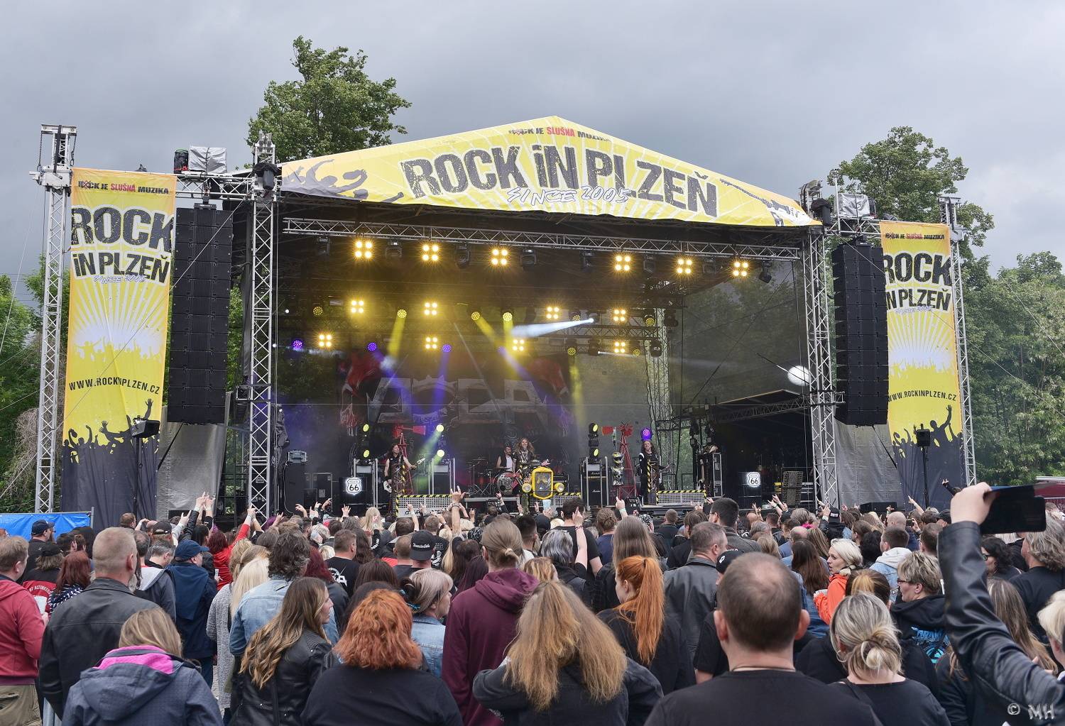 Večer ve znameni metalu. V Plzni zahráli Doga, Dymytry a Harlej