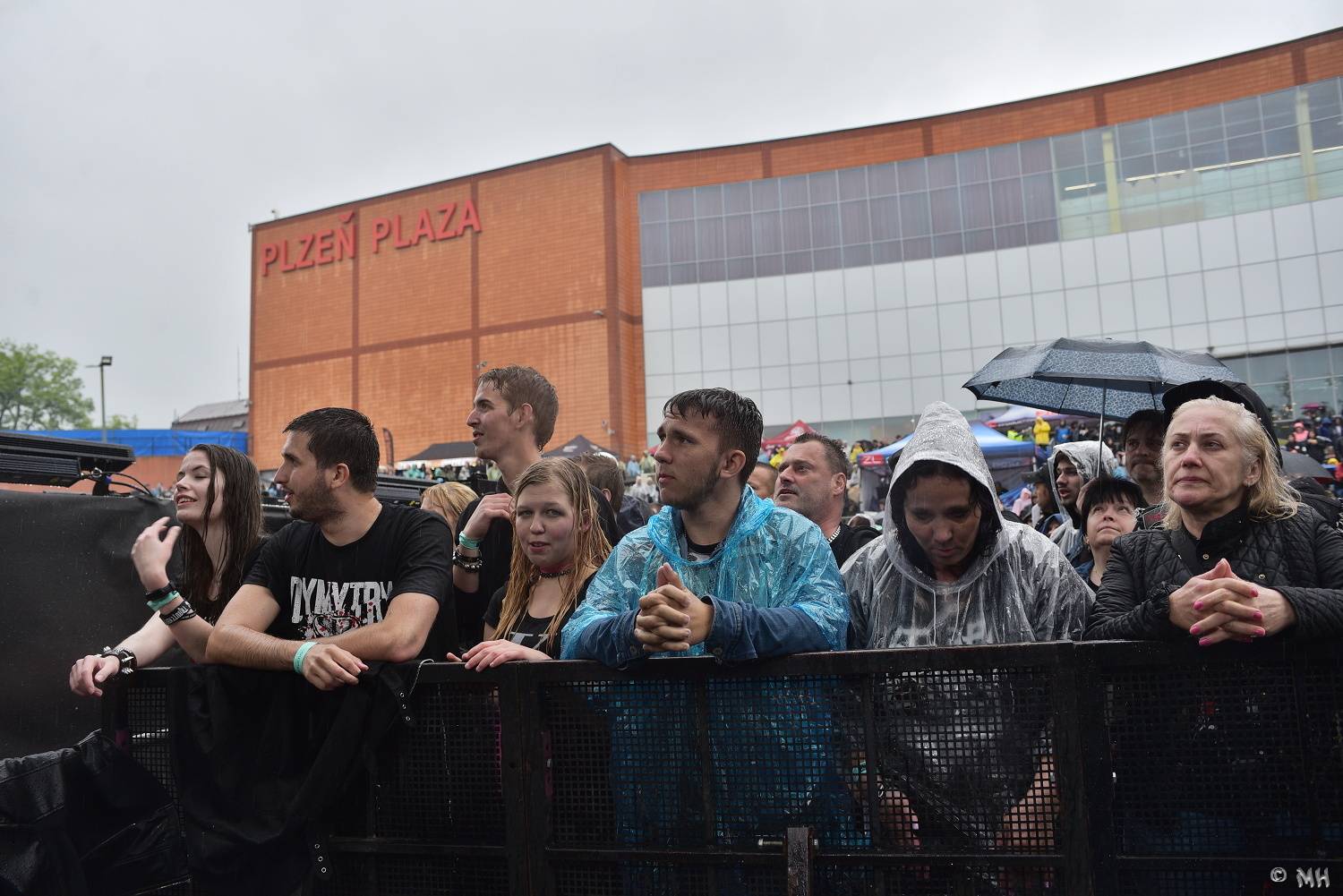 Večer ve znameni metalu. V Plzni zahráli Doga, Dymytry a Harlej