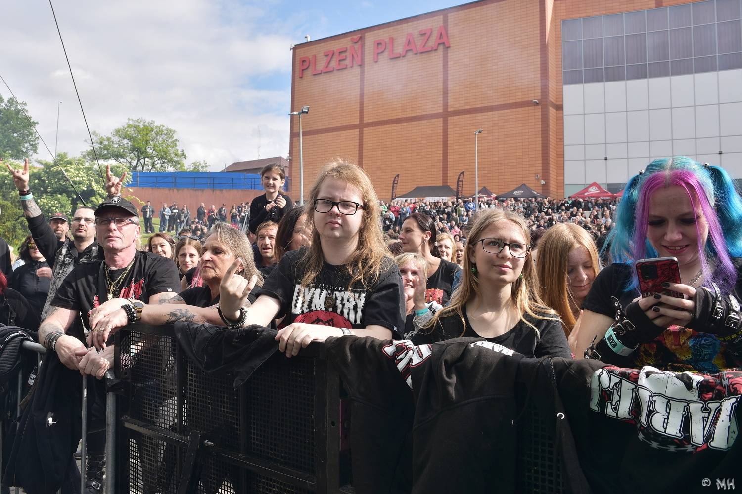 Večer ve znameni metalu. V Plzni zahráli Doga, Dymytry a Harlej