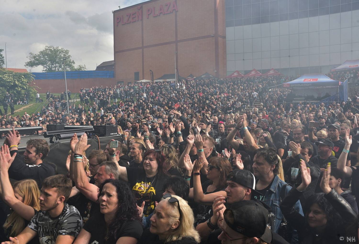 Večer ve znameni metalu. V Plzni zahráli Doga, Dymytry a Harlej