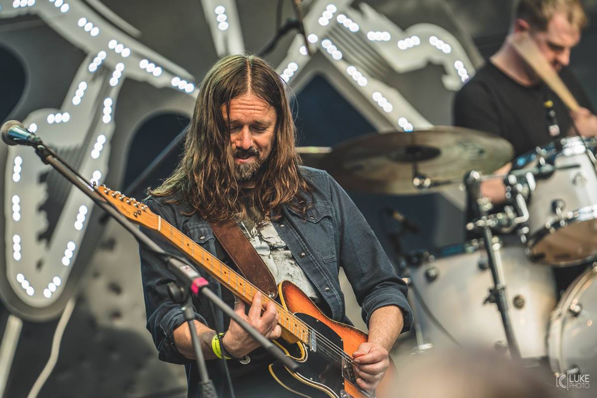 Letní parket ve Výravě s Mig 21 a Mirai doslova vřel. Nechyběly ohně, hořící paličky nebo létající kalhotky