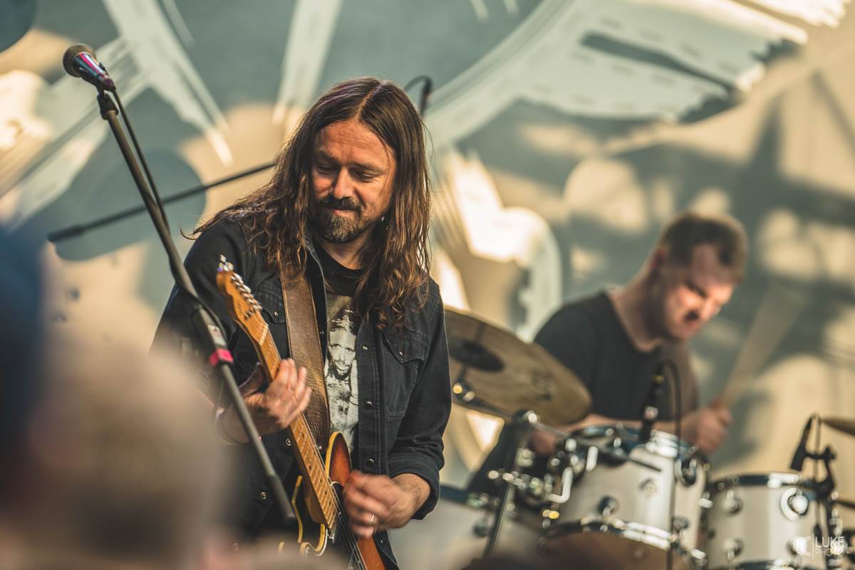 Letní parket ve Výravě s Mig 21 a Mirai doslova vřel. Nechyběly ohně, hořící paličky nebo létající kalhotky