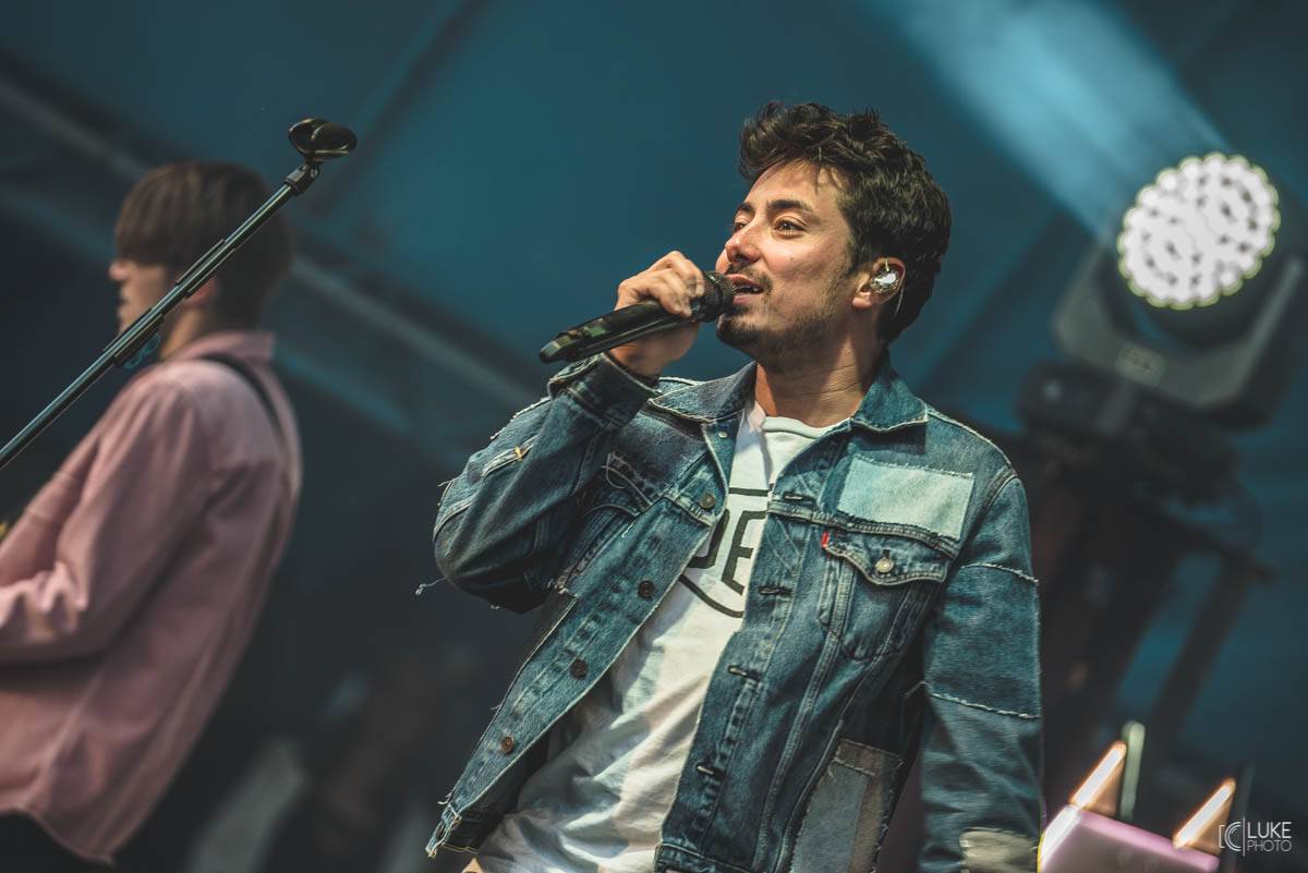 Letní parket ve Výravě s Mig 21 a Mirai doslova vřel. Nechyběly ohně, hořící paličky nebo létající kalhotky