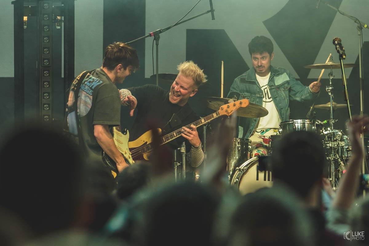 Letní parket ve Výravě s Mig 21 a Mirai doslova vřel. Nechyběly ohně, hořící paličky nebo létající kalhotky