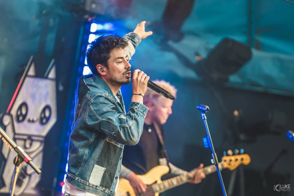 Letní parket ve Výravě s Mig 21 a Mirai doslova vřel. Nechyběly ohně, hořící paličky nebo létající kalhotky