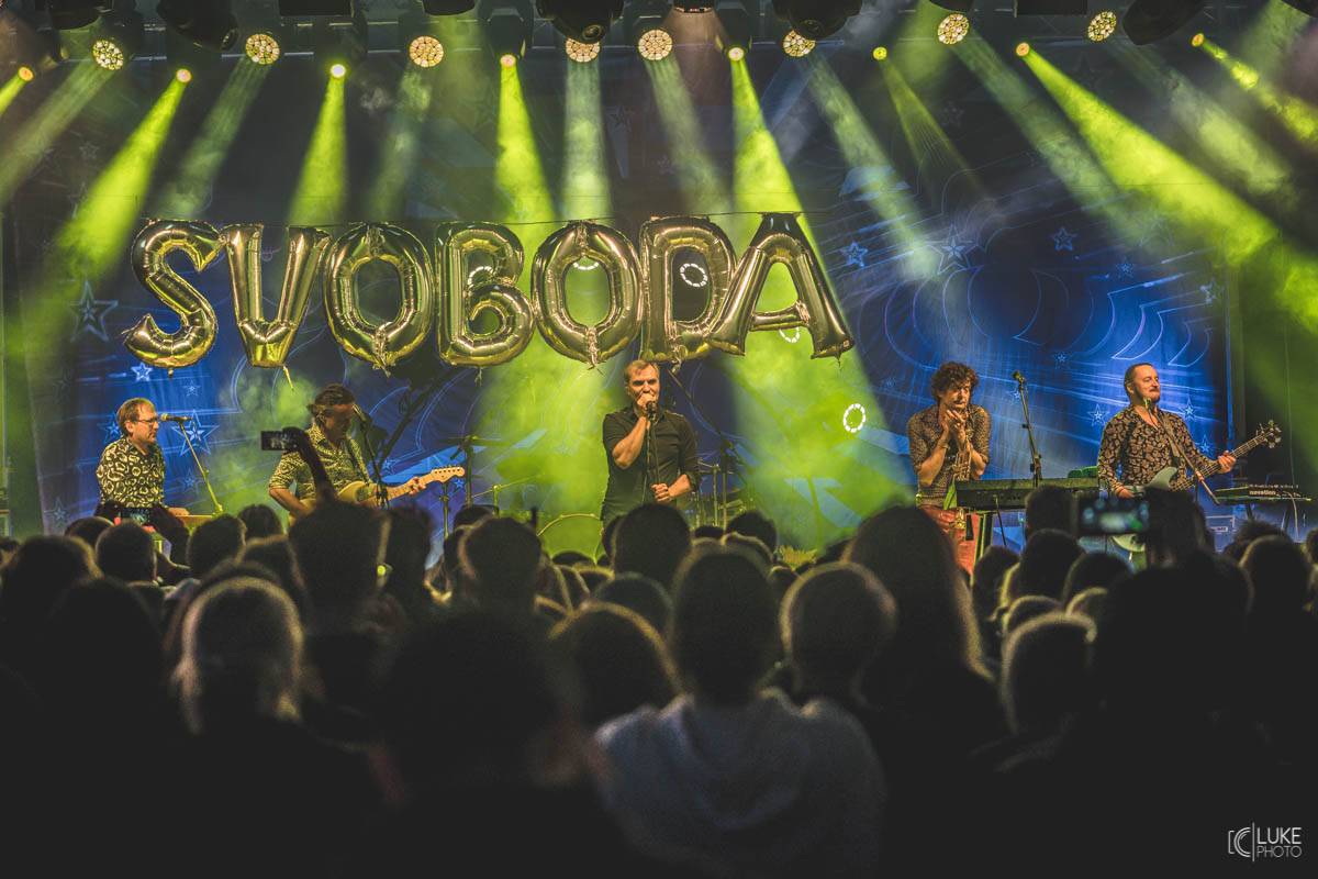 Letní parket ve Výravě s Mig 21 a Mirai doslova vřel. Nechyběly ohně, hořící paličky nebo létající kalhotky