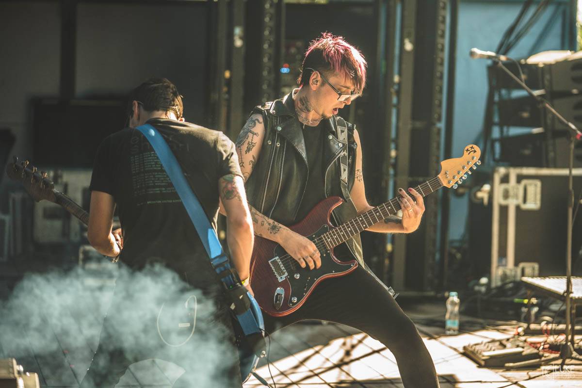 Letní parket ve Výravě s Mig 21 a Mirai doslova vřel. Nechyběly ohně, hořící paličky nebo létající kalhotky