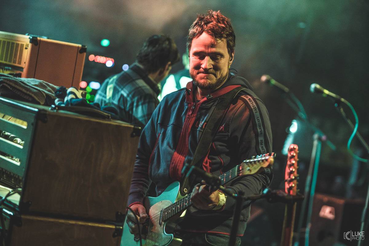 Letní parket ve Výravě s Mig 21 a Mirai doslova vřel. Nechyběly ohně, hořící paličky nebo létající kalhotky