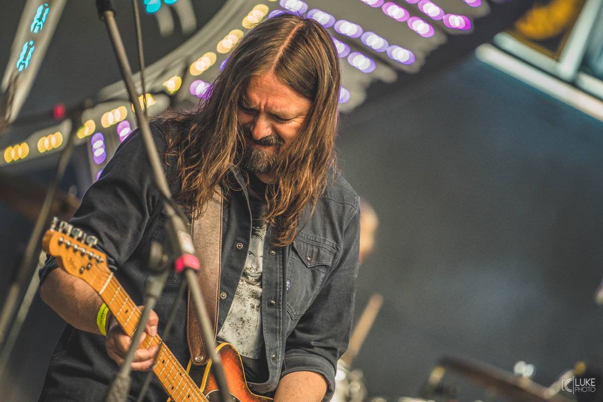 Letní parket ve Výravě s Mig 21 a Mirai doslova vřel. Nechyběly ohně, hořící paličky nebo létající kalhotky