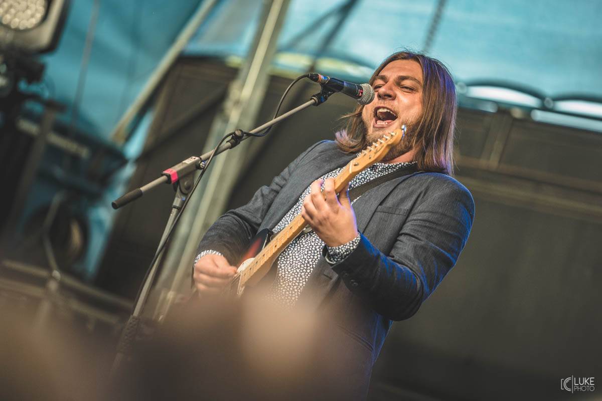 Letní parket ve Výravě s Mig 21 a Mirai doslova vřel. Nechyběly ohně, hořící paličky nebo létající kalhotky