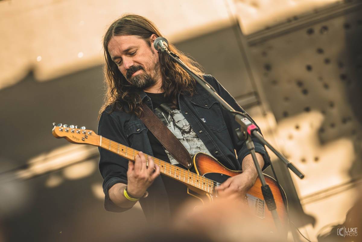 Letní parket ve Výravě s Mig 21 a Mirai doslova vřel. Nechyběly ohně, hořící paličky nebo létající kalhotky