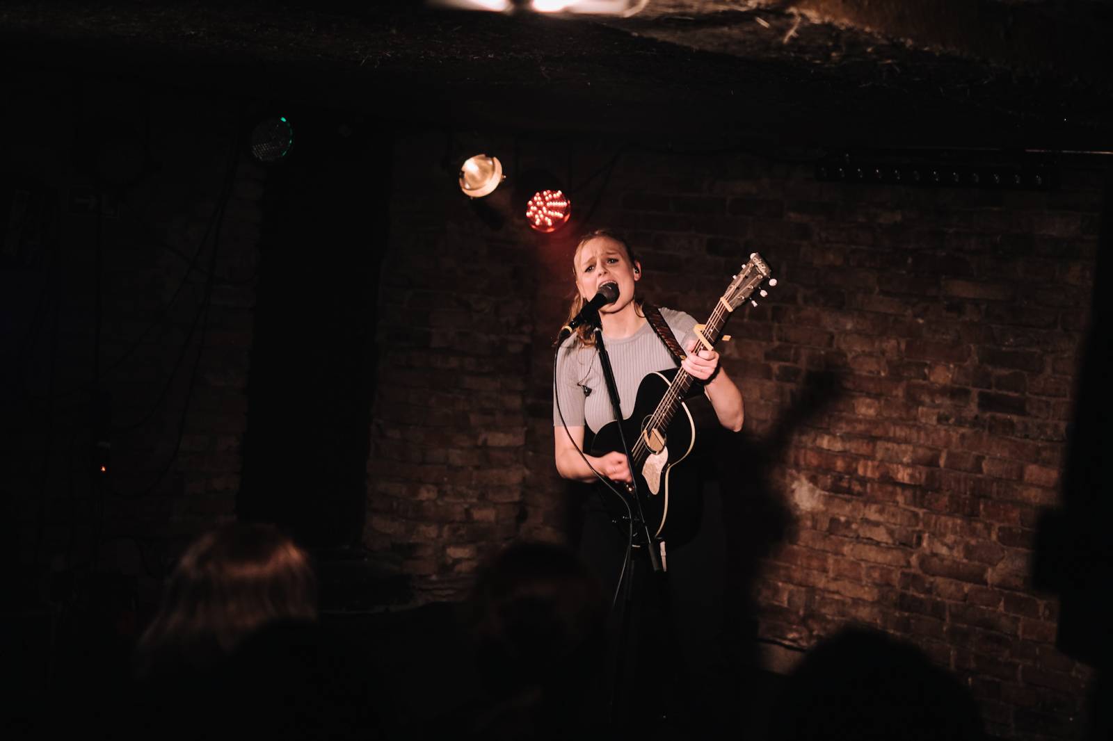 Tereza Balonová pokřtila debutové album, jeho kmotry se stali Pokáč a Kateřina Marie Tichá