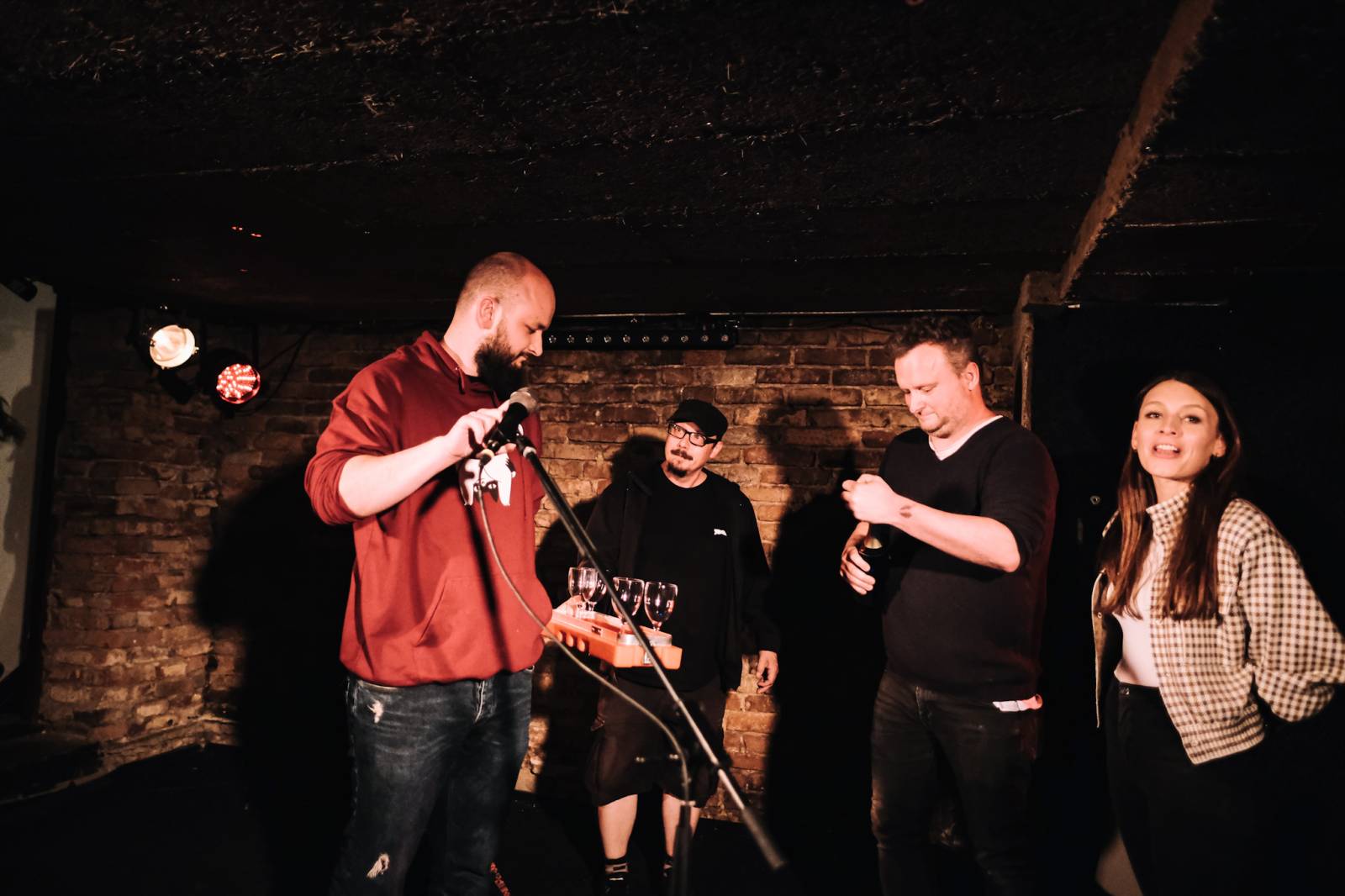 Tereza Balonová pokřtila debutové album, jeho kmotry se stali Pokáč a Kateřina Marie Tichá