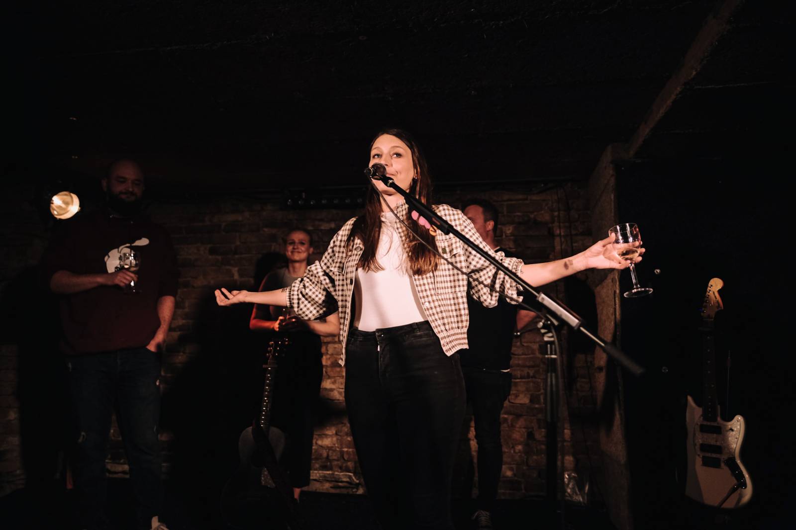 Tereza Balonová pokřtila debutové album, jeho kmotry se stali Pokáč a Kateřina Marie Tichá