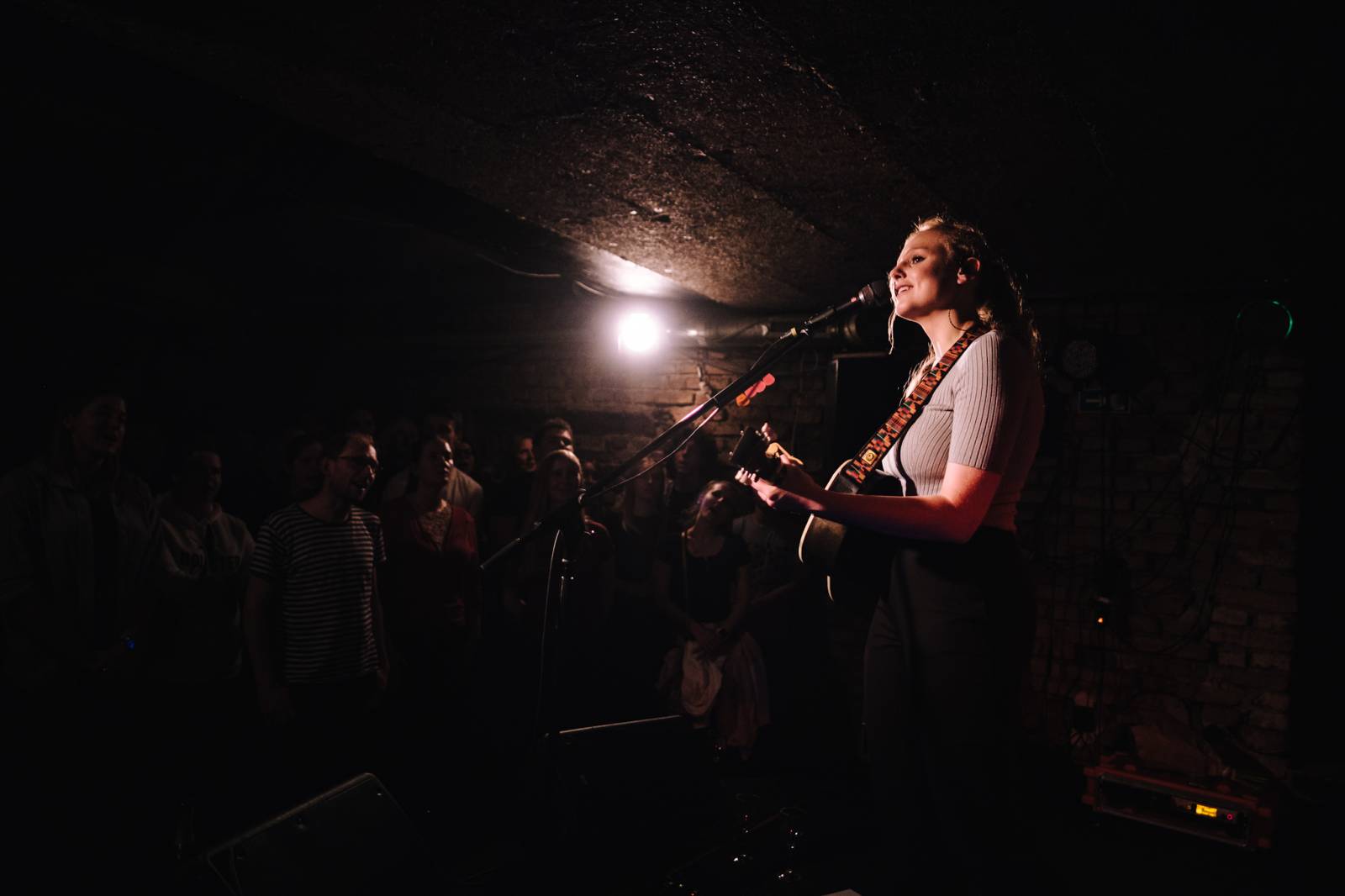 Tereza Balonová pokřtila debutové album, jeho kmotry se stali Pokáč a Kateřina Marie Tichá