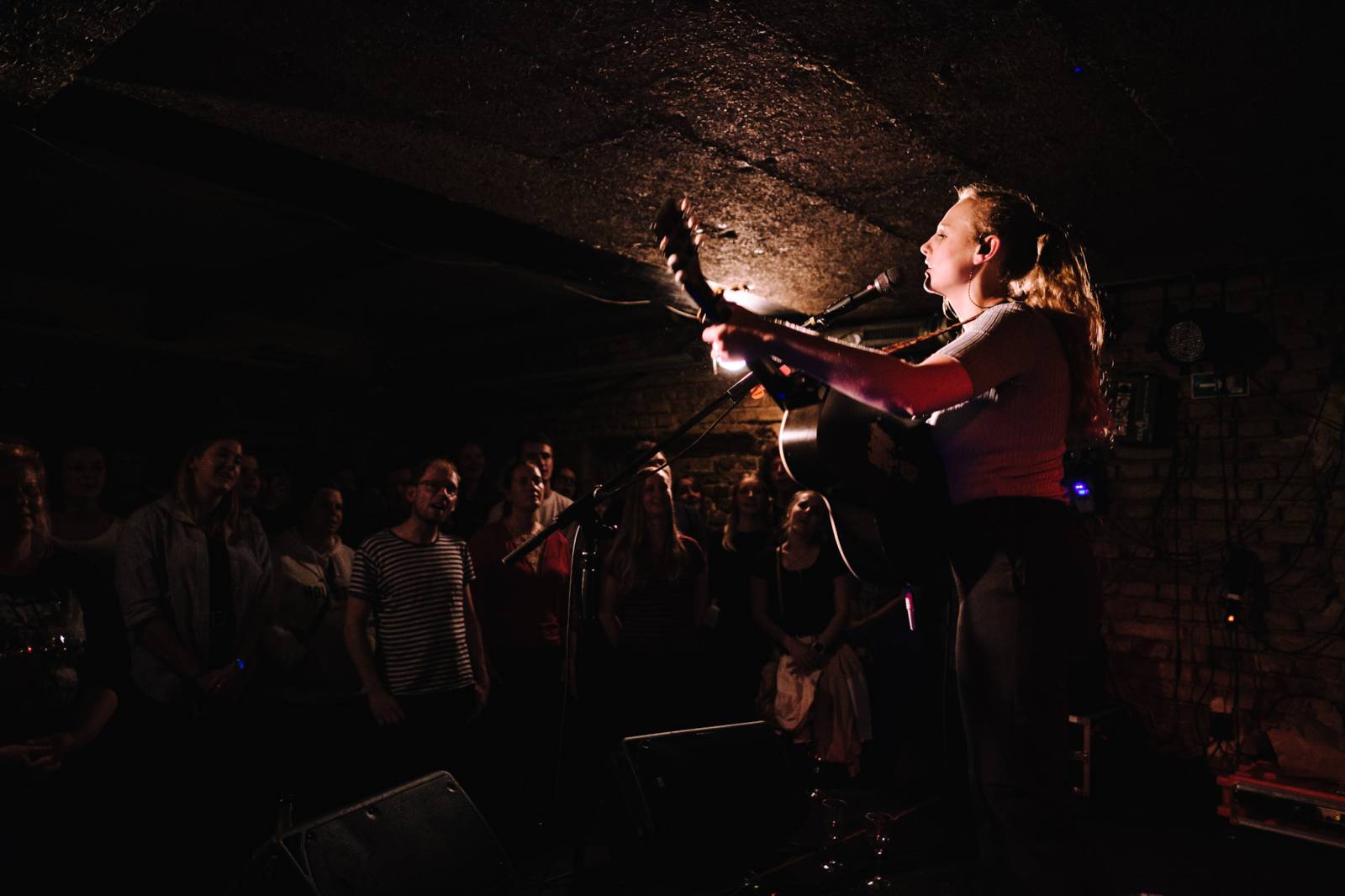 Tereza Balonová pokřtila debutové album, jeho kmotry se stali Pokáč a Kateřina Marie Tichá