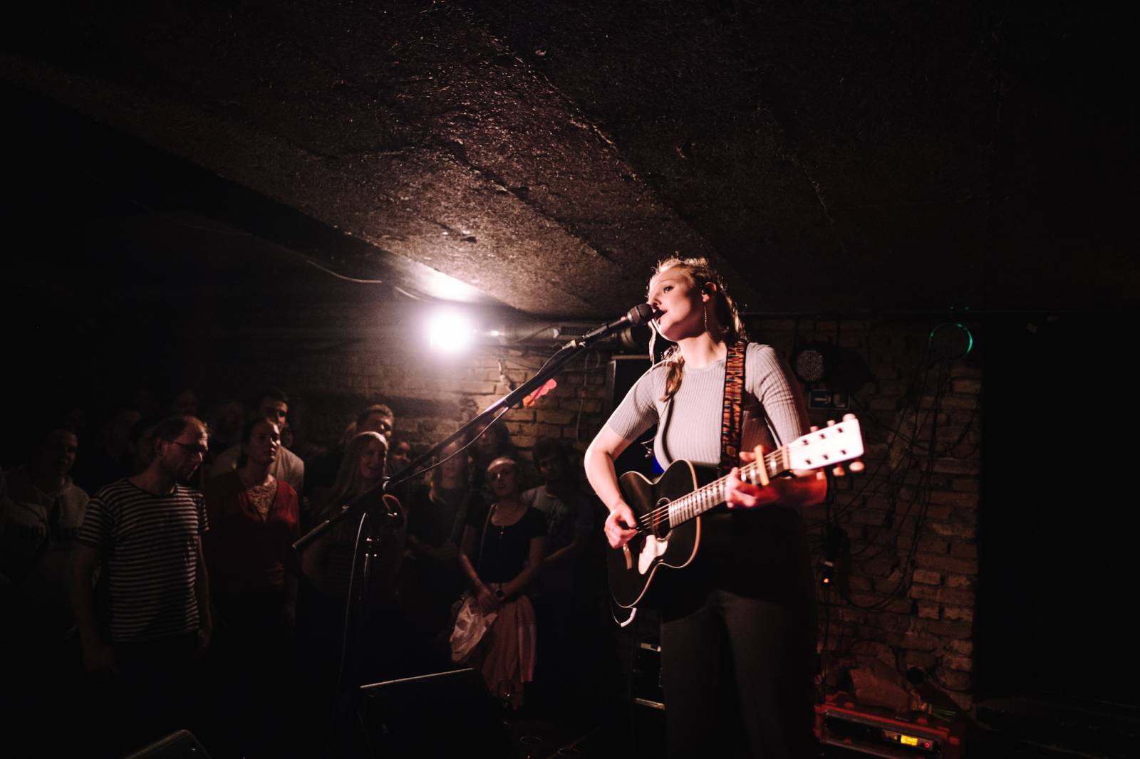 Tereza Balonová pokřtila debutové album, jeho kmotry se stali Pokáč a Kateřina Marie Tichá