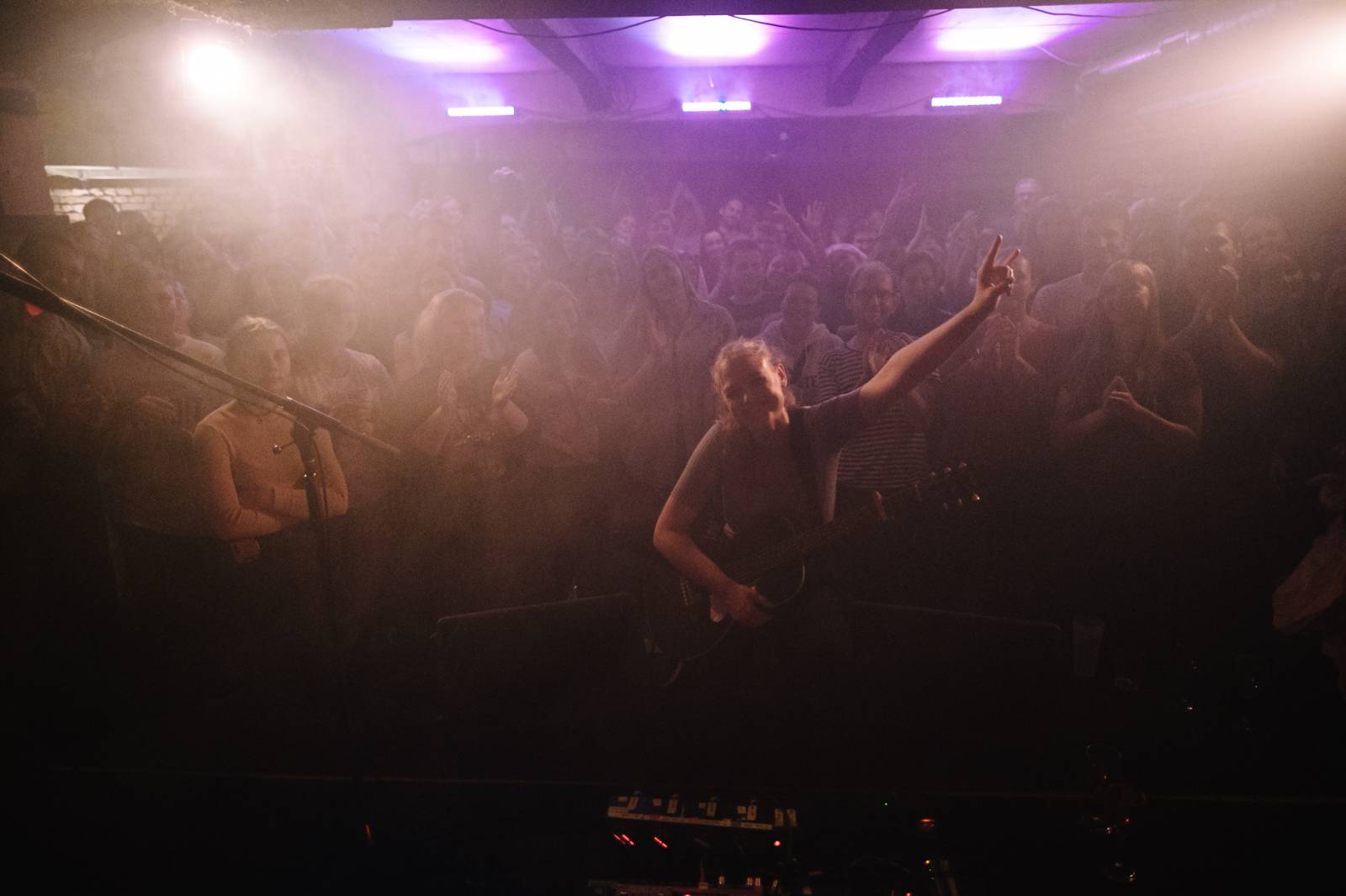 Tereza Balonová pokřtila debutové album, jeho kmotry se stali Pokáč a Kateřina Marie Tichá