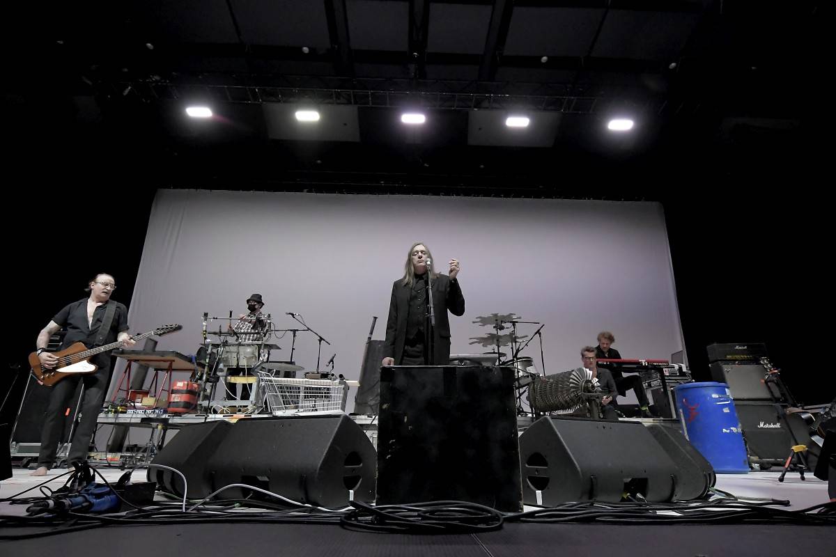 Einstürzende Neubauten po dvouletém odkladu konečně zahráli v Praze