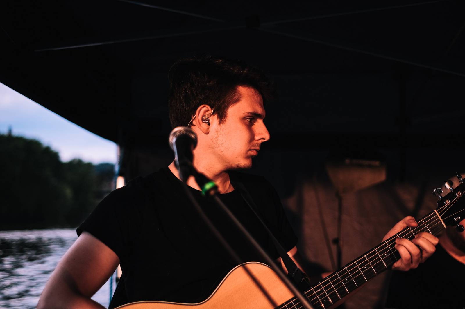 Kateřina Marie Tichá s Bandjeez zazpívali fanouškům na Vltavě, potěšili i novými písněmi